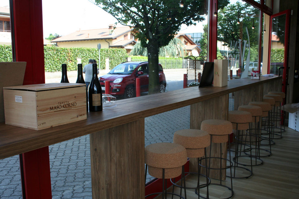 Custom-made Lunch Counter for Design Winery